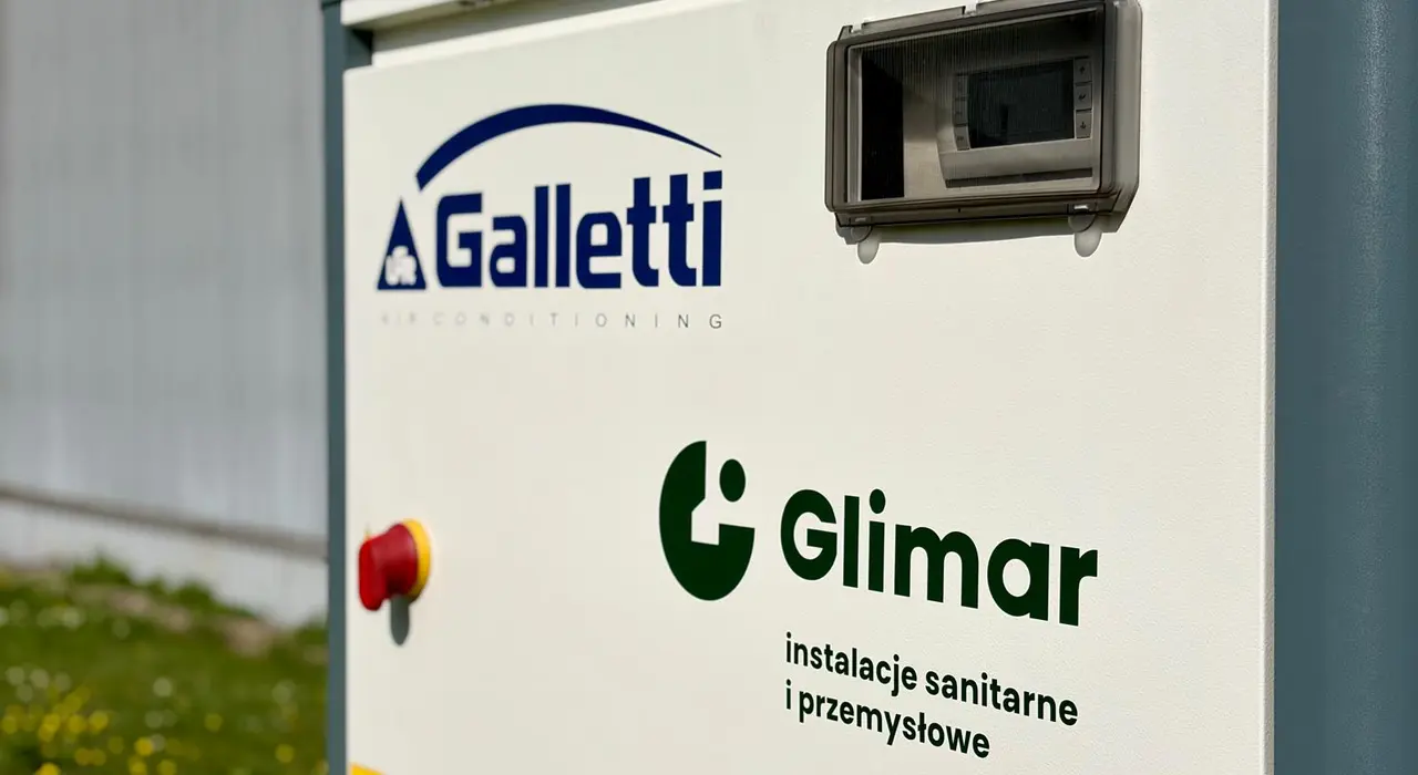 Agregat wody lodowej z free coolingiem Galletti zamontowany przez Glimar w zakładzie Castolin.